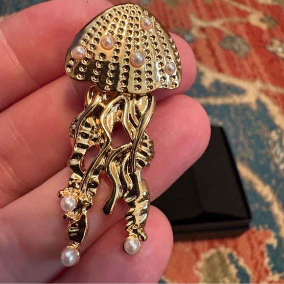 House of Harlow 1960 Gold and Pearl Jellyfish Earrings - Picture 3 of 4